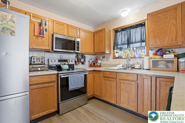 704 Avenue, Stroudsburg, PA 18360