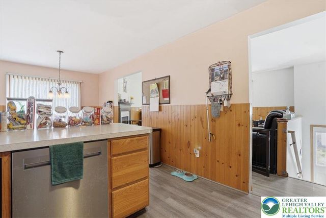 704 Avenue, Stroudsburg, PA 18360