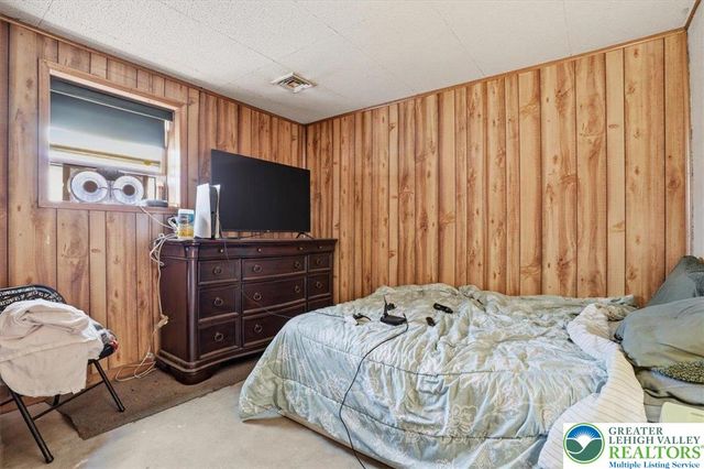 704 Avenue, Stroudsburg, PA 18360