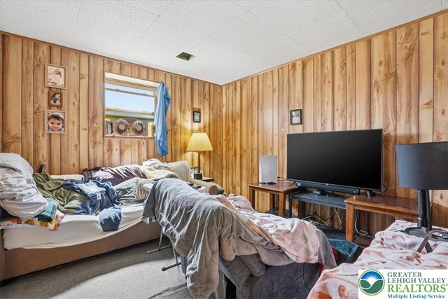 704 Avenue, Stroudsburg, PA 18360