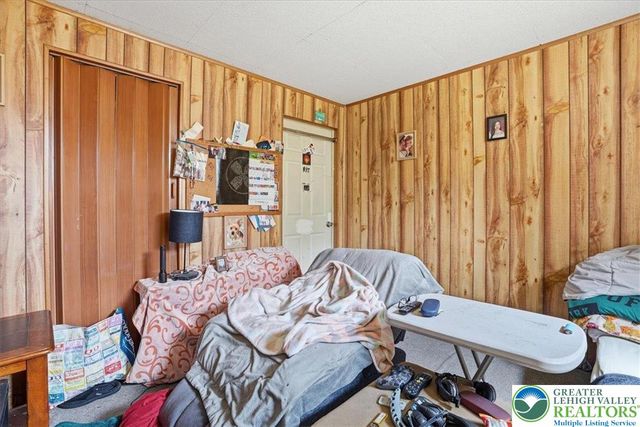 704 Avenue, Stroudsburg, PA 18360