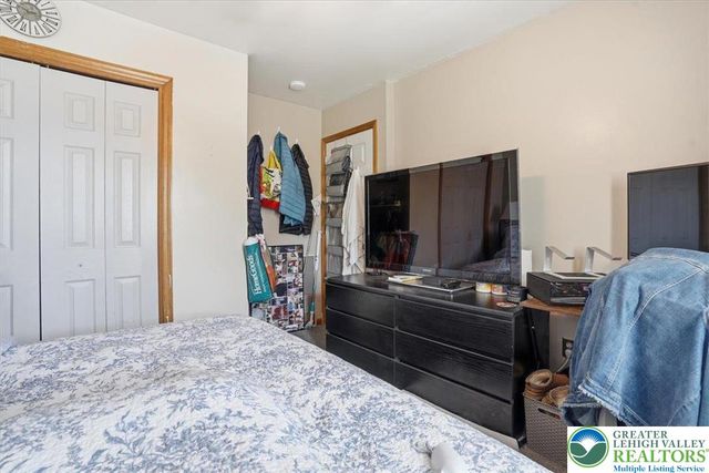 704 Avenue, Stroudsburg, PA 18360