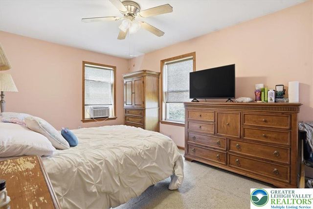 704 Avenue, Stroudsburg, PA 18360