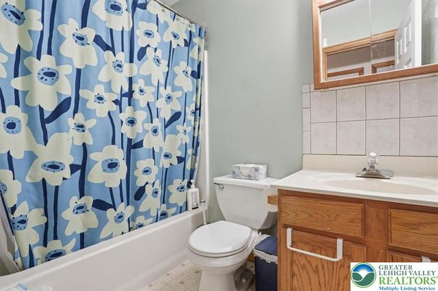 704 Avenue, Stroudsburg, PA 18360