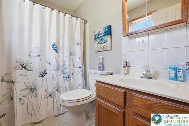 704 Avenue, Stroudsburg, PA 18360