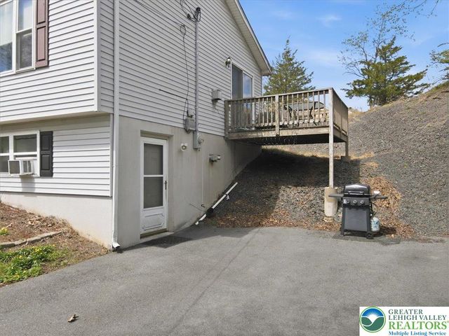704 Avenue, Stroudsburg, PA 18360