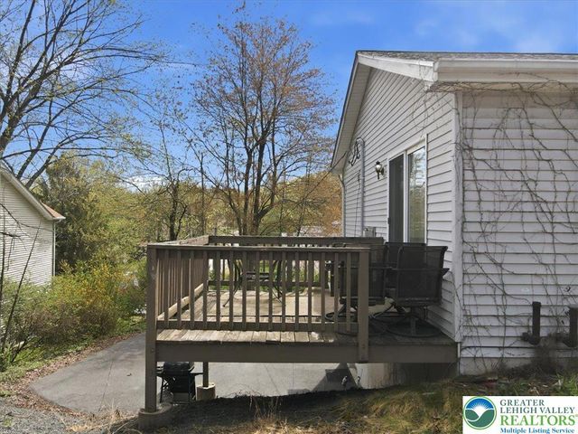 704 Avenue, Stroudsburg, PA 18360