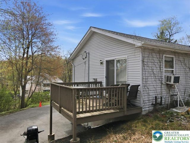 704 Avenue, Stroudsburg, PA 18360