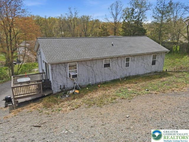 704 Avenue, Stroudsburg, PA 18360