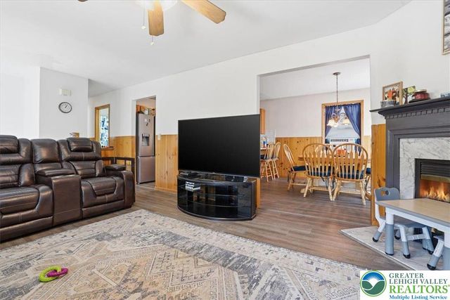 704 Avenue, Stroudsburg, PA 18360