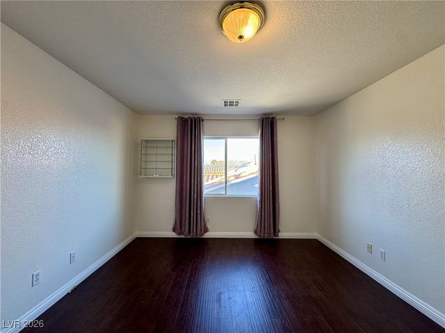 3028 Teal Beach Street, Las Vegas, NV 89117