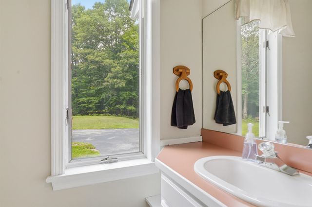 17 Tonga Drive, Bow, NH 03304