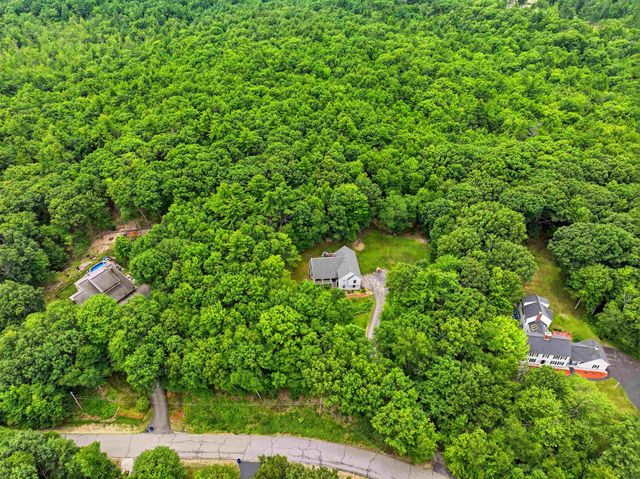 17 Tonga Drive, Bow, NH 03304