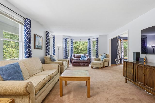 17 Tonga Drive, Bow, NH 03304