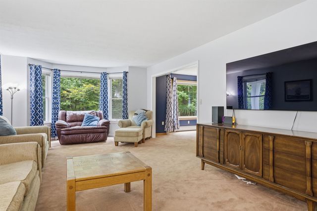 17 Tonga Drive, Bow, NH 03304