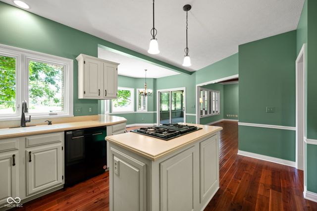1300 Woodpond N Roundabout, Carmel, IN 46033
