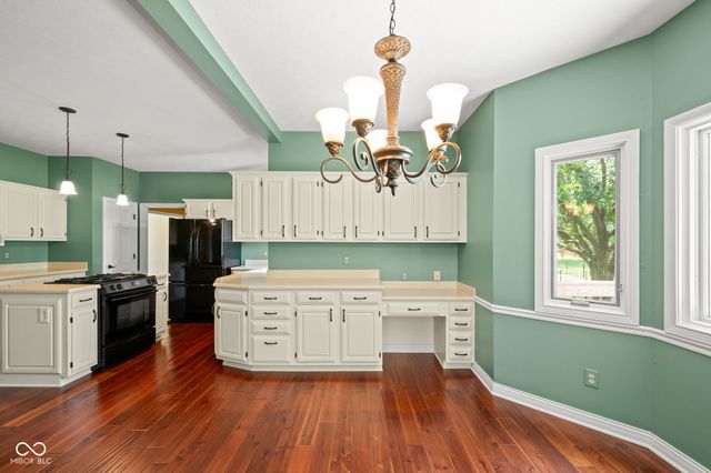 1300 Woodpond N Roundabout, Carmel, IN 46033