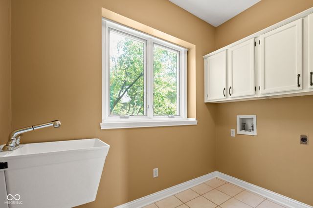 1300 Woodpond N Roundabout, Carmel, IN 46033