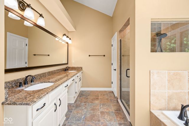 1300 Woodpond N Roundabout, Carmel, IN 46033