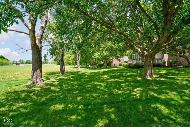 1300 Woodpond N Roundabout, Carmel, IN 46033