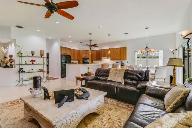 18951 Painted Leaf Court, Jupiter, FL 33458