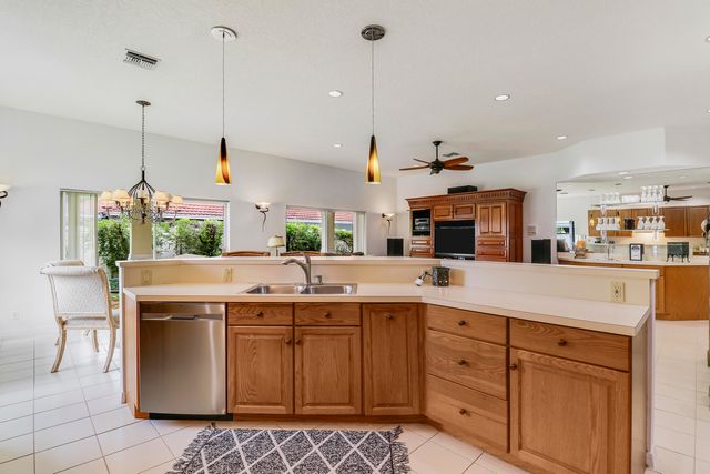 18951 Painted Leaf Court, Jupiter, FL 33458