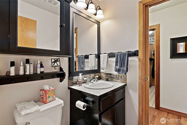 15711 28th Avenue NW, Gig Harbor, WA 98322