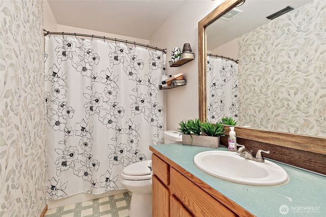 15711 28th Avenue NW, Gig Harbor, WA 98322