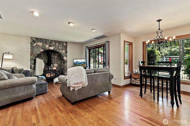 15711 28th Avenue NW, Gig Harbor, WA 98322