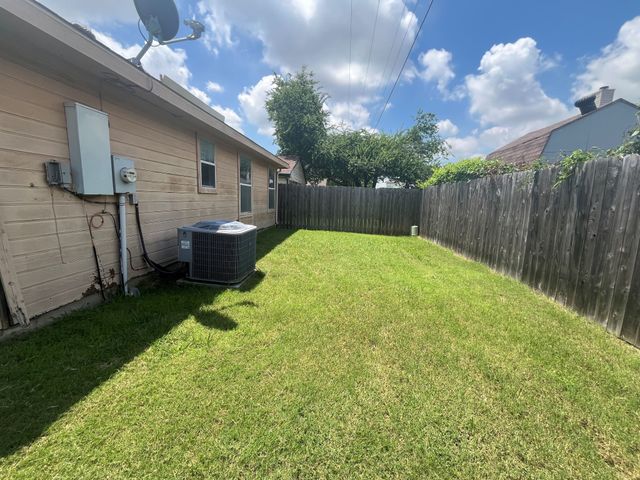 3141 Twisted Vine Lane, Grand Prairie, TX 75052