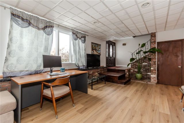 10 Mott Street, Johnston, RI 02919