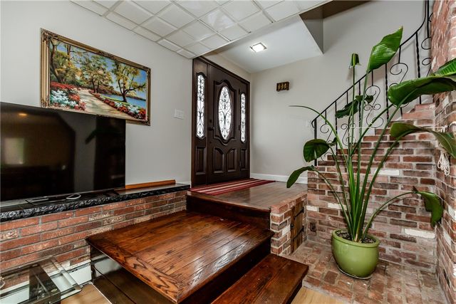 10 Mott Street, Johnston, RI 02919