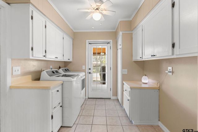 321 Jefferson St, Lone Star, TX 75668