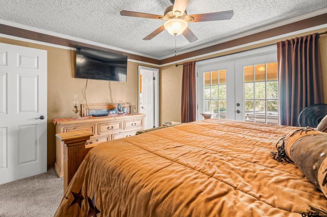 321 Jefferson St, Lone Star, TX 75668