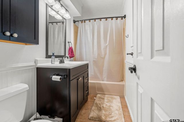 321 Jefferson St, Lone Star, TX 75668