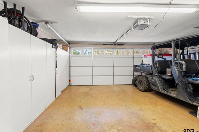 321 Jefferson St, Lone Star, TX 75668