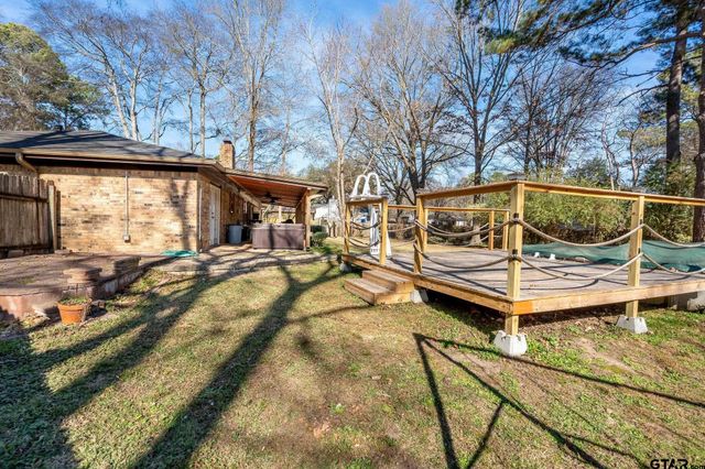 321 Jefferson St, Lone Star, TX 75668