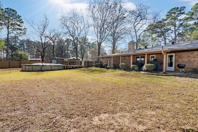 321 Jefferson St, Lone Star, TX 75668