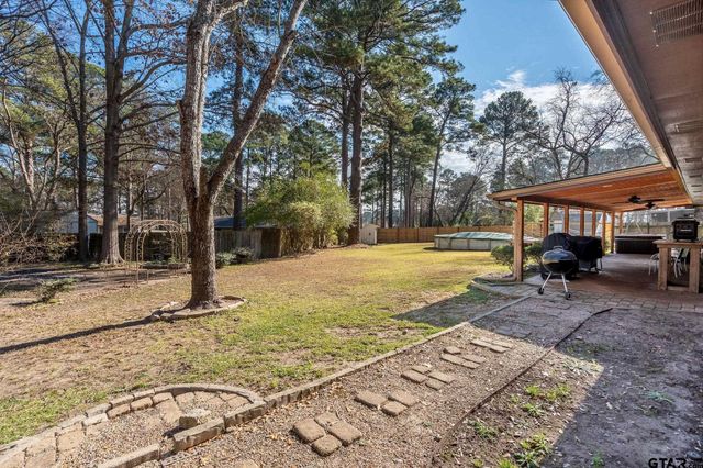 321 Jefferson St, Lone Star, TX 75668