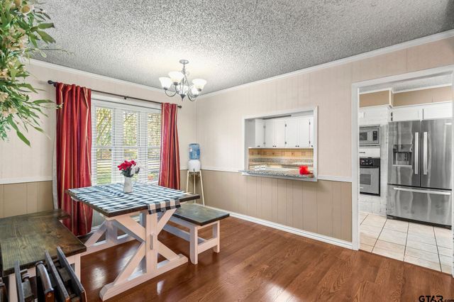 321 Jefferson St, Lone Star, TX 75668