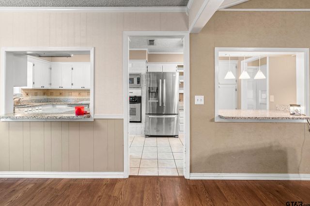 321 Jefferson St, Lone Star, TX 75668