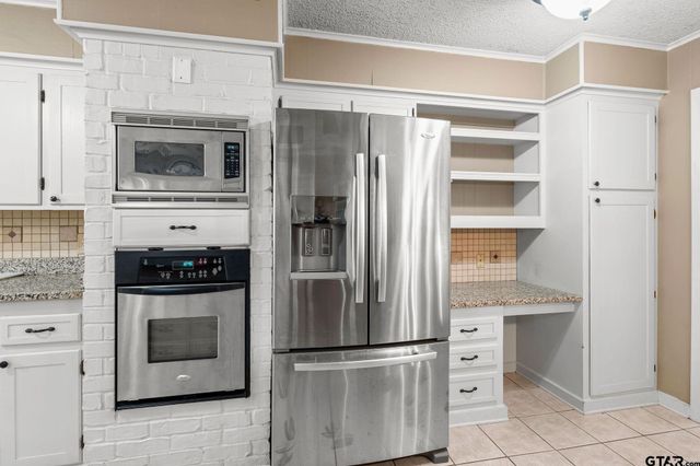 321 Jefferson St, Lone Star, TX 75668