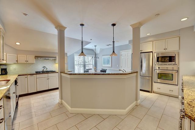 100 Shepards Cove Rd Unit H301, Kittery, ME 03904