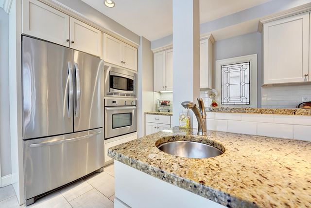 100 Shepards Cove Rd Unit H301, Kittery, ME 03904