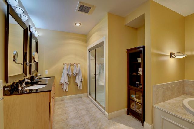 100 Shepards Cove Rd Unit H301, Kittery, ME 03904