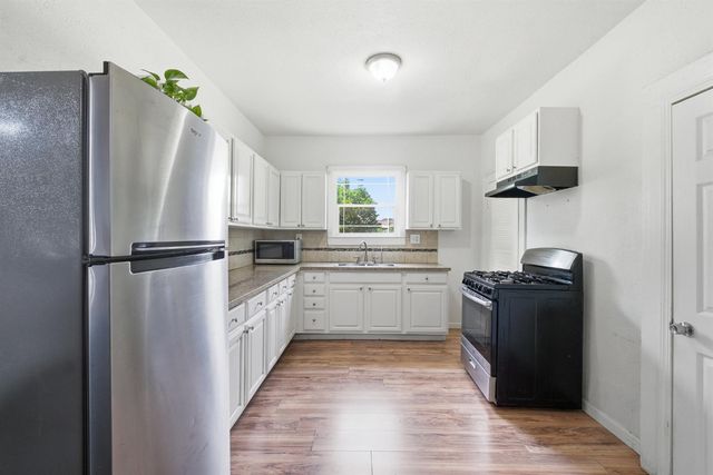 1920 9th Street, Sanger, CA 93657