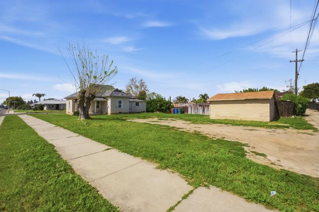 1920 9th Street, Sanger, CA 93657