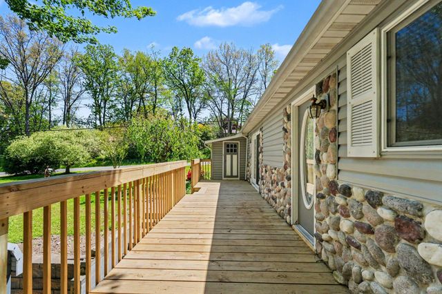 310 S Philip Road, Niles, MI 49120