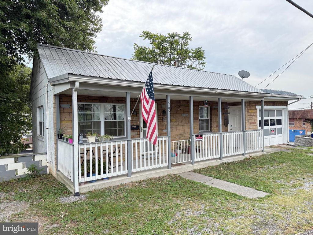 565 CARSKADON RD, Keyser, WV 26726