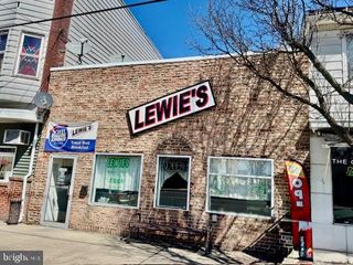 21 S LEHIGH AVENUE, Frackville, PA 17931